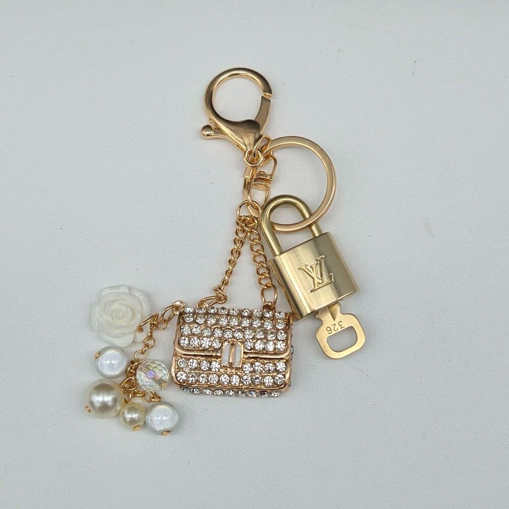 Louis Vuitton Gold Padlock 🔑 Authentic LV Unbranded Keychain Bag Charm - Picture 2 of 8